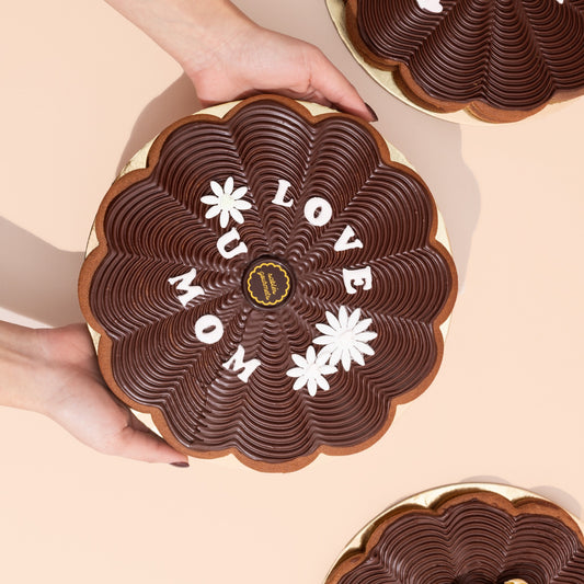 Handmade Chocolate Tart with Mother’s Day Theme – A premium tart with a delicate chocolate finish, designed to make Mother’s Day celebrations extra special.
