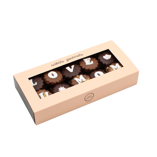 Love for Mom Sablé Box – A beautifully arranged chocolate sablé box with “LOVE MOM” lettering, perfect for Mother’s Day gifting.